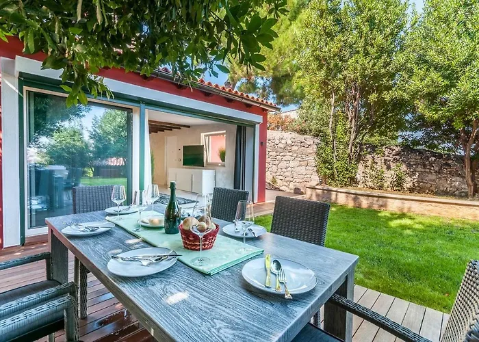 Fema Βίλα Ρόβινι